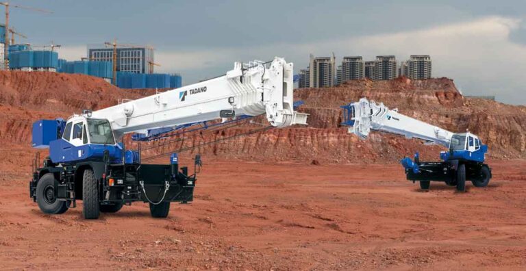 Understanding Mobile Cranes: Functions and Types - United Tractors