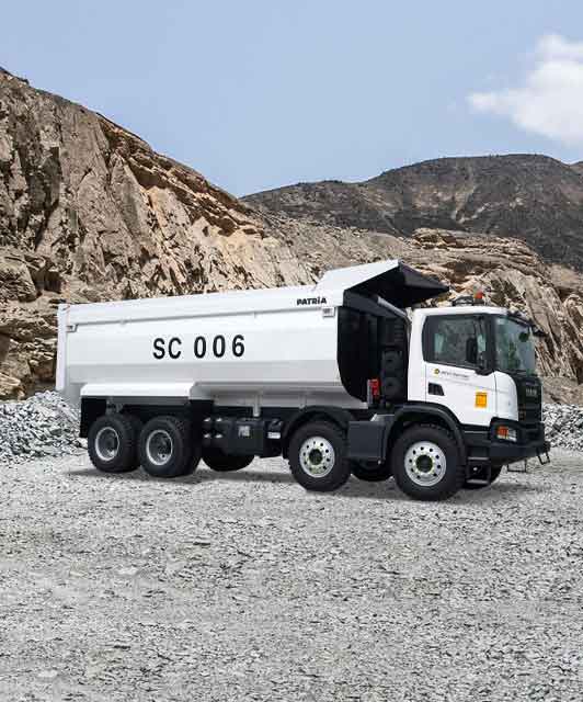 Scania P460-B8X4 Heavy Tipper: Kendaraan Tangguh untuk Operasional Berat
